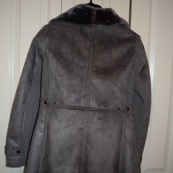 Women's Gray Faux Fur Collar Coat - Picture 10 of 14